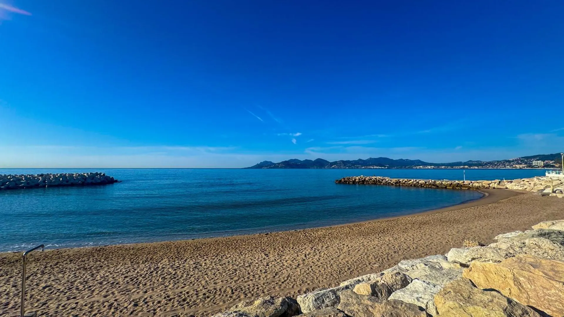 Cornut 4A Apartment Cannes